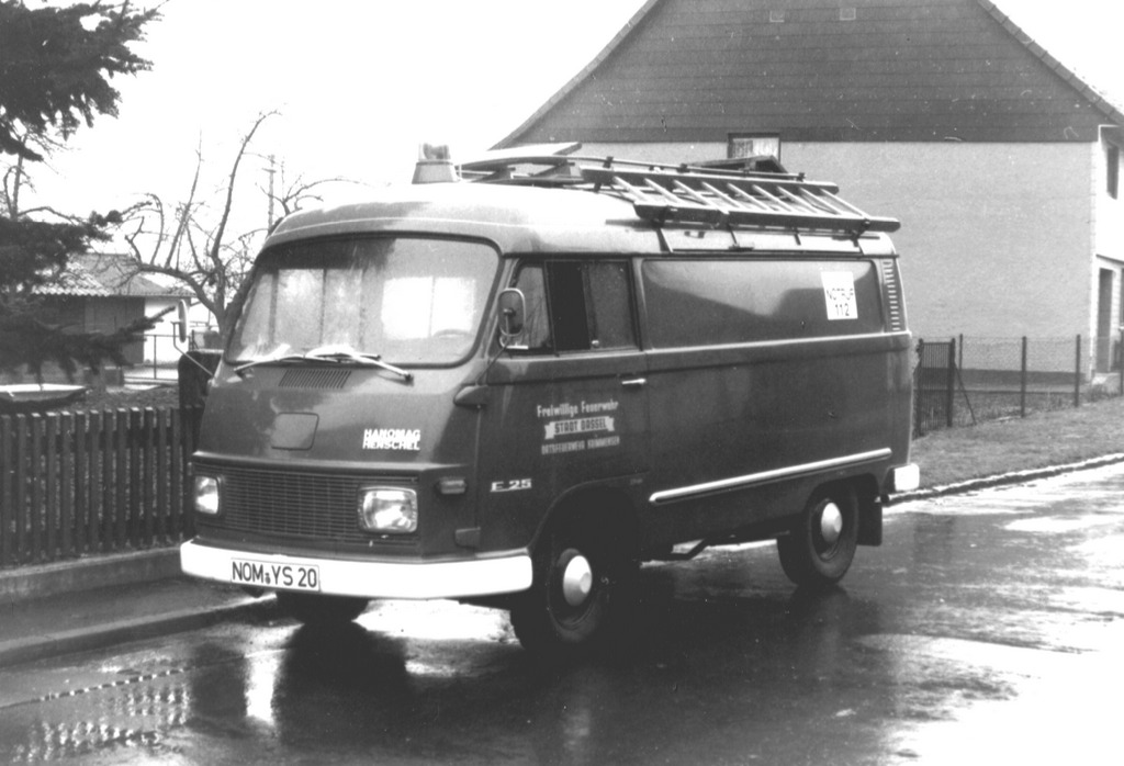 Tragkraftspritzenfahrzeug Marke Hanomag Henschel.