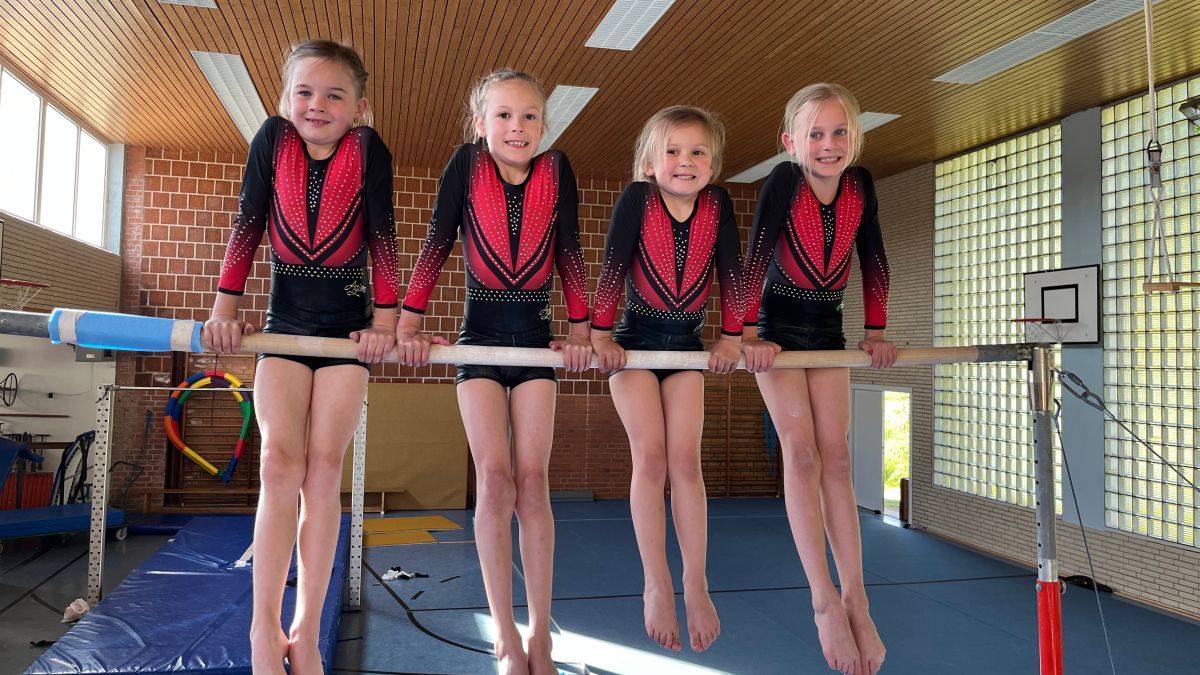 Lina Kohlenberg, Hanna Förster, Milena Grunow und Elea Müller (v.l.) vertreten den TSV Dielmissen am 18. Mai in Burgdorf. Lina Kohlenberg, Hanna Förster, Milena Grunow und Elea Müller (v.l.) vertreten den TSV Dielmissen am 18. Mai in Burgdorf.
